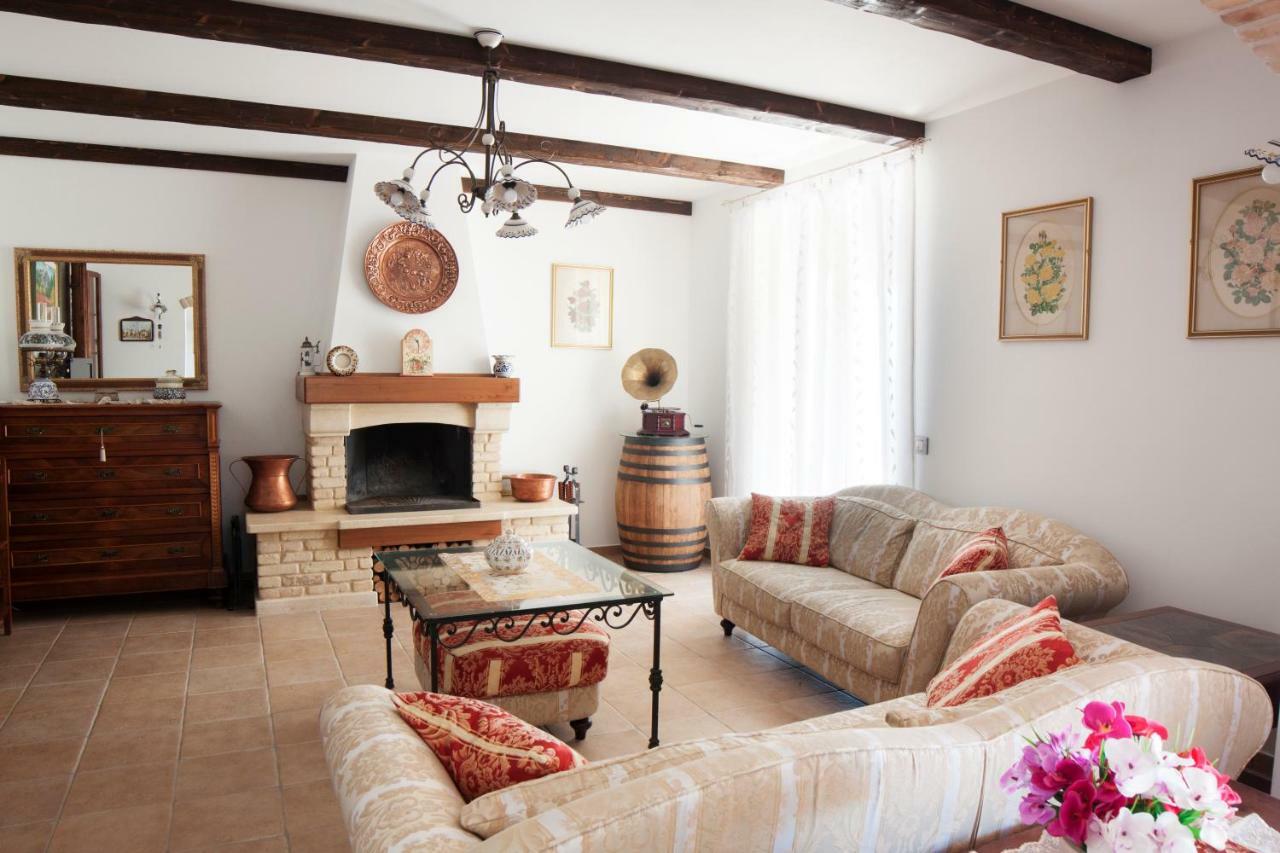 B&B L' Antica Fonte Spinetoli Extérieur photo